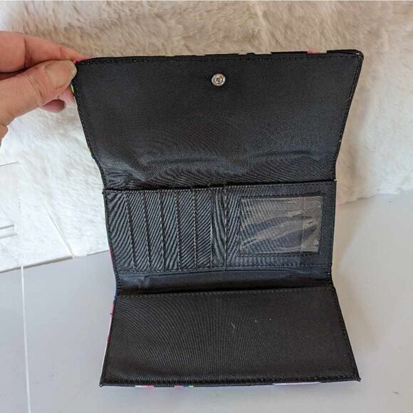 Retro Design Wallet Snap Closure - Picture 4 of 6